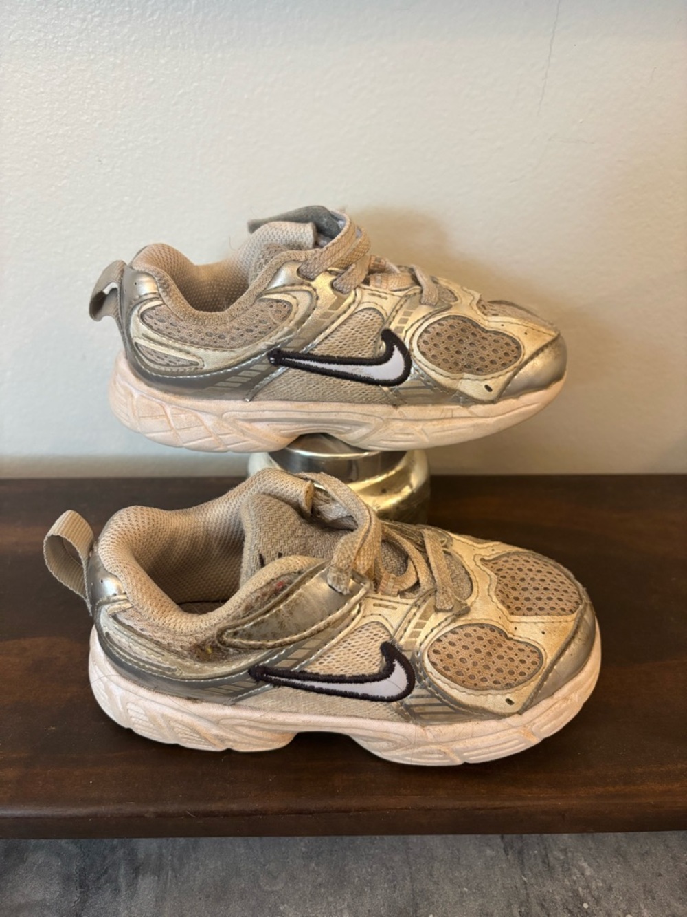 Nike | Kids Silver and White Lightweight Sneakers
